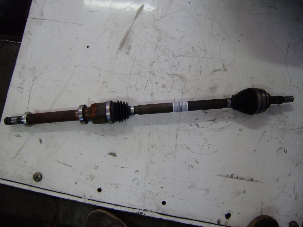 фото №1, Приводной вал правая clio iv 1,2 16v