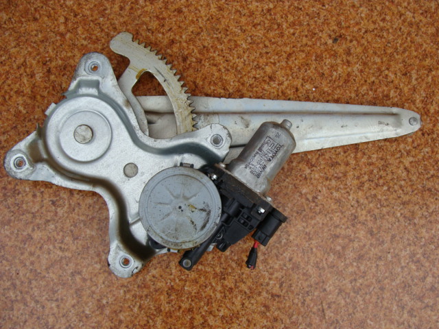 фото №1, Toyota hilux 07r подъемник стекло задняя правый