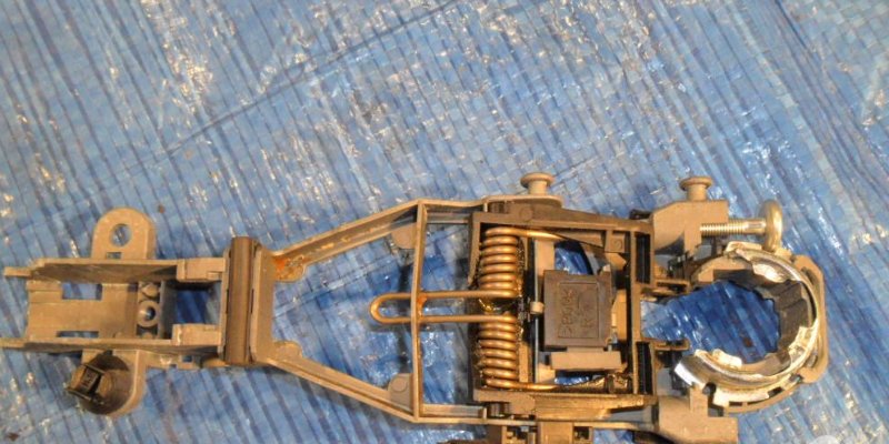 фото №1, Vw golf vi plus кронштейн правий перед 1q0837886