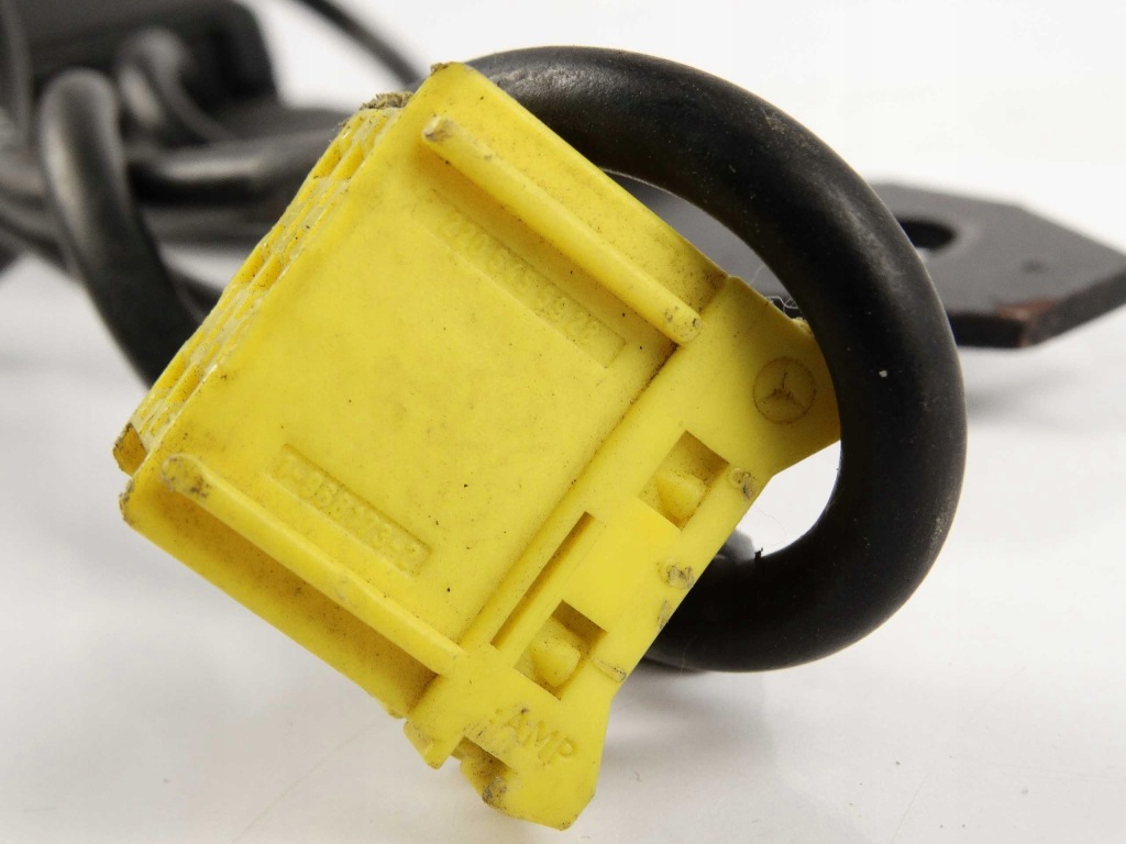 фото №3, Mercedes s w220 замок поперечина перед a2208600169