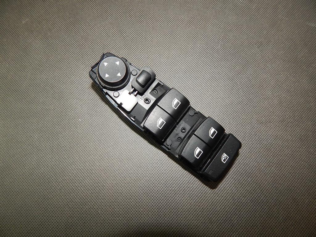 фото №1, Bmw 3 f30 переключатель окон левый перед 9208109