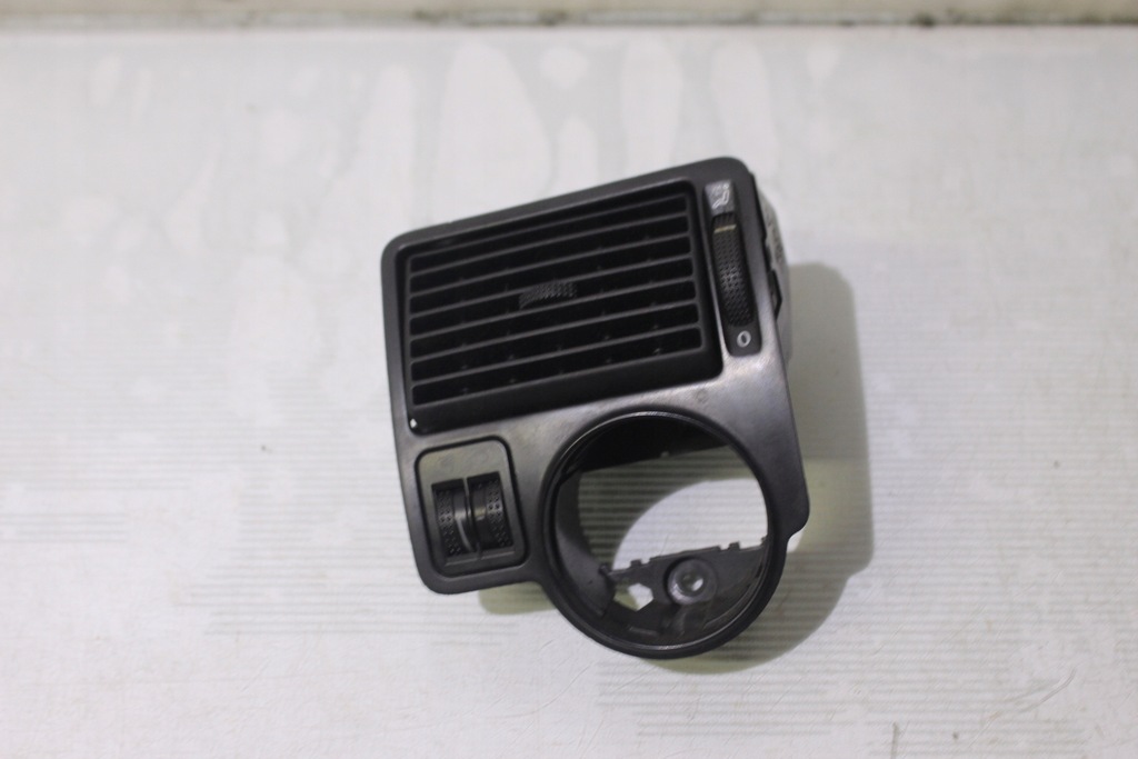 фото №1, Решітка обдув volkswagen golf iv 1j1815715a