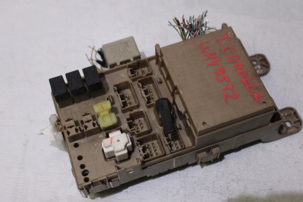 фото №5, Коробка запобіжників corolla e12 1.6 82641-13040