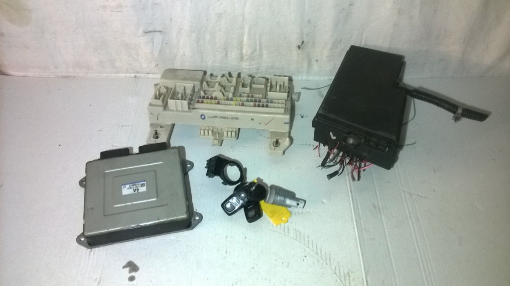 фото №1, Mazda 3 03-08 2,0 16v бортовой компьютер блок управления иммобилайзер kpl