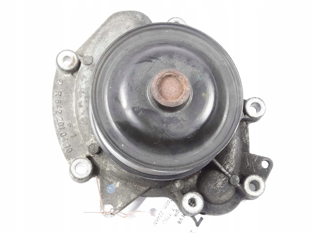 фото №1, Mercedes r w251 3.0 cdi насос wody a6422020510