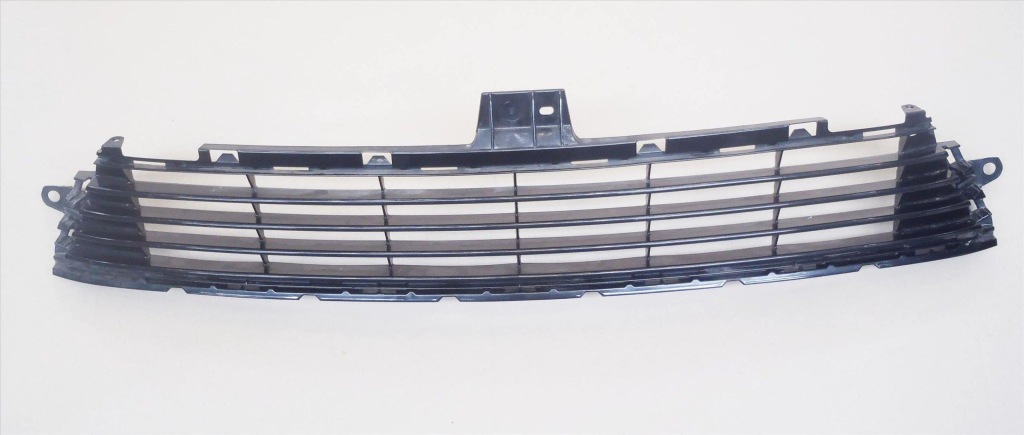 Купити Auris 2 15-18 решітка решітка  бампера перед