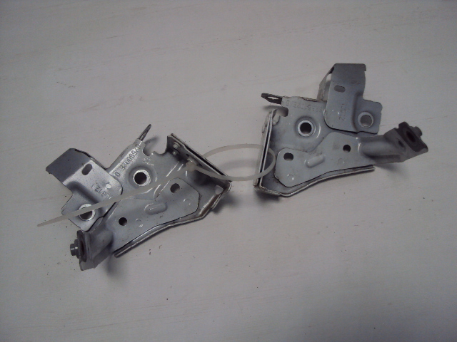 фото №3, Крепления крепления поперечина перед renault megane iii