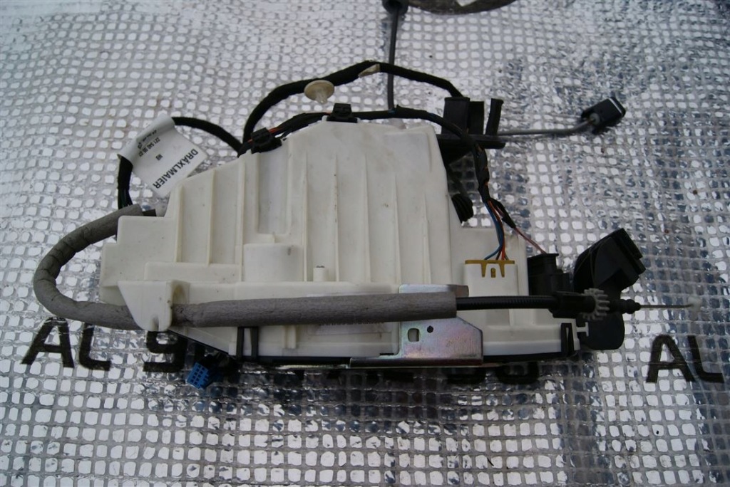 фото №1, Замок привод mercedes w221 a2217304535 левый задняя