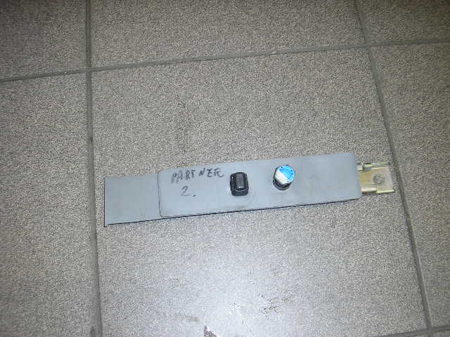 фото №1, Berlingo partner 96- регулировка высоты ремней