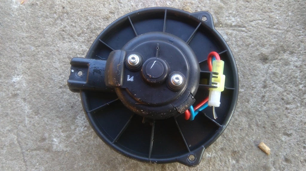 фото №1, Mitsubishi space star вентилятор отопителя