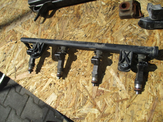 фото №1, Dacia dokker 2013 1,6 молдинг впрыскная комплектная