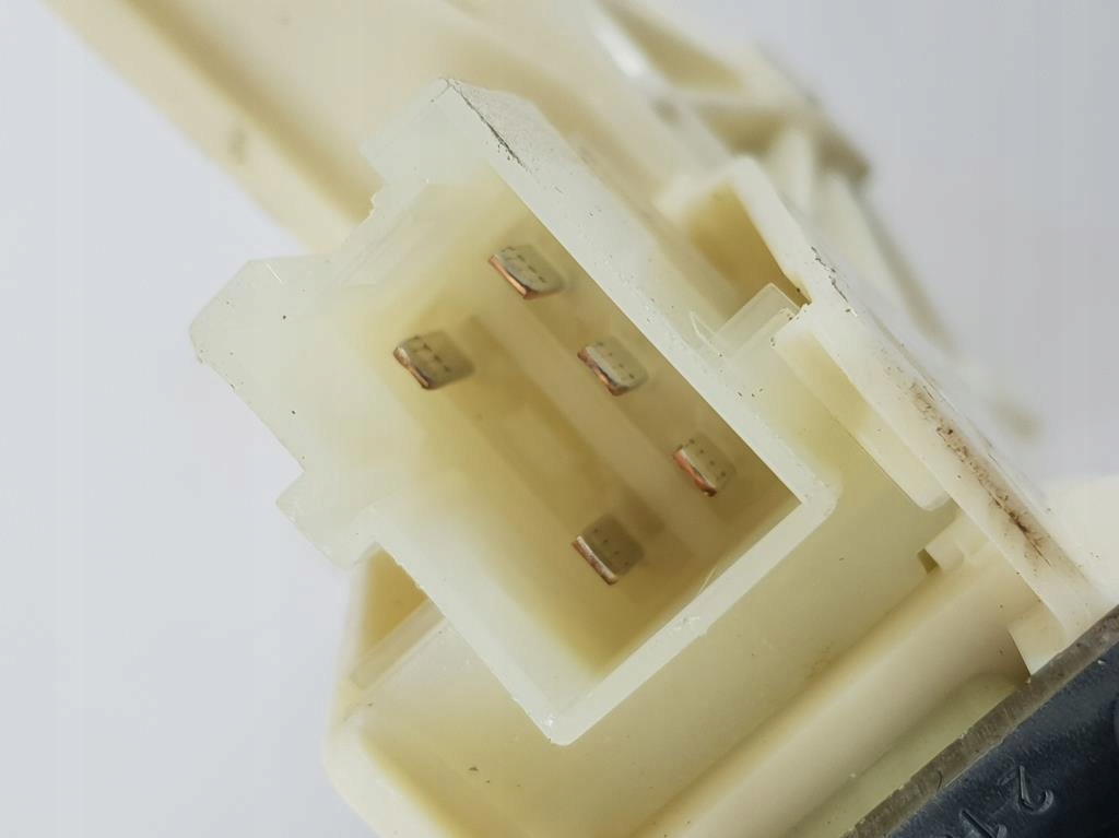 фото №8, Моторчик стекло правый перед w204 lift a2048200242