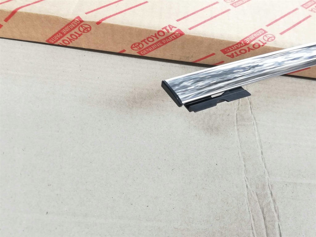 фото №7, Avensis t27 08-18 молдинг хром рамка двері перед p