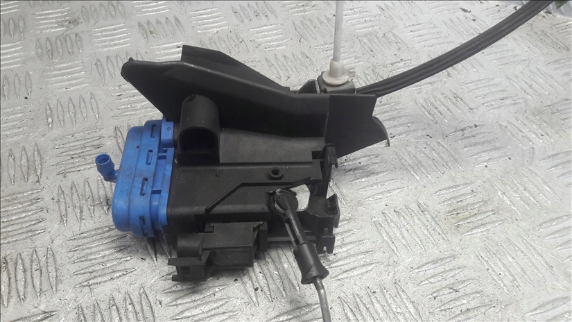 фото №5, Audi a8 d2 замок дверь правый задняя 3 pin