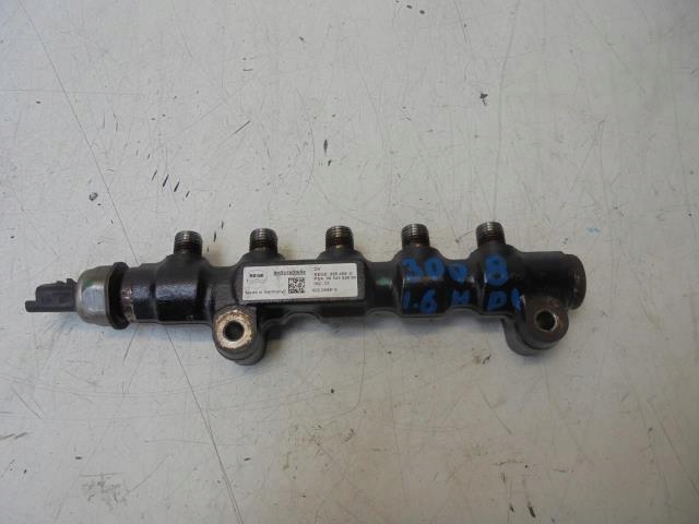 фото №1, Молдинг впрыскная peugeot 3008 1.6 hdi