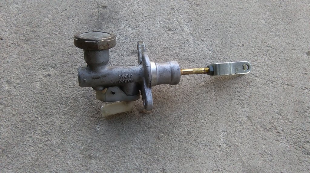 фото №1, Nissan almera tino насос зчеплення