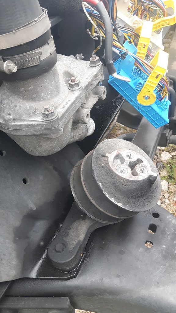 фото №2, Подушка двигателя scania r