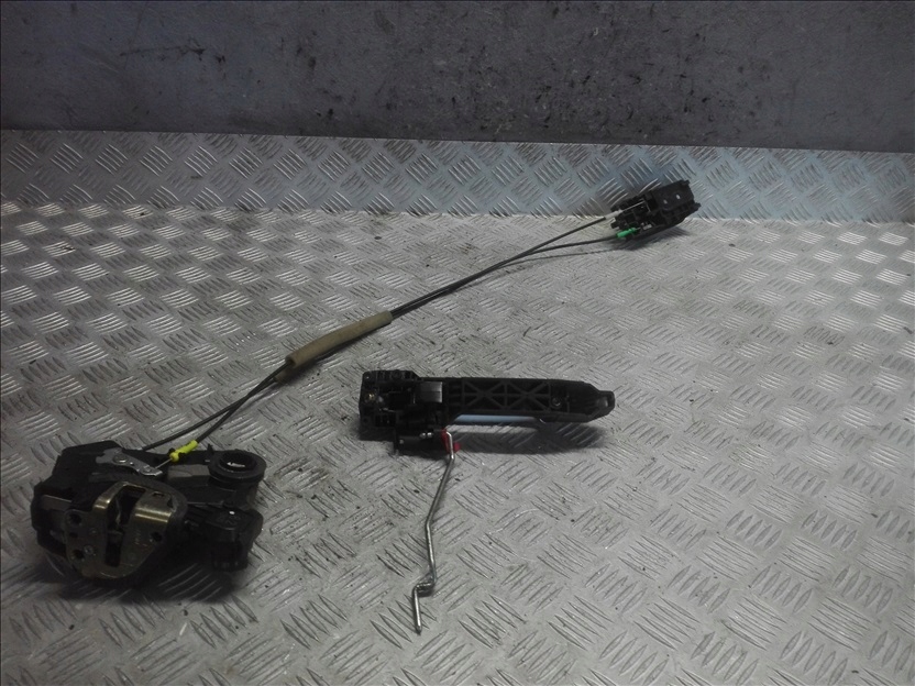 фото №1, Corolla e12 замок правий перед 2 pin + ручка