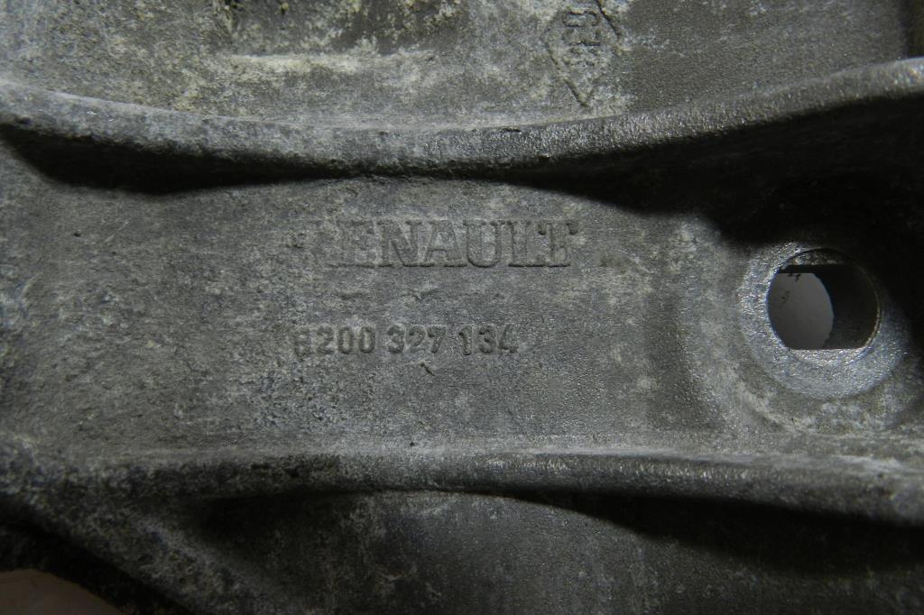 Кронштейн кронштейн генератора renault 8200327134 Доставка