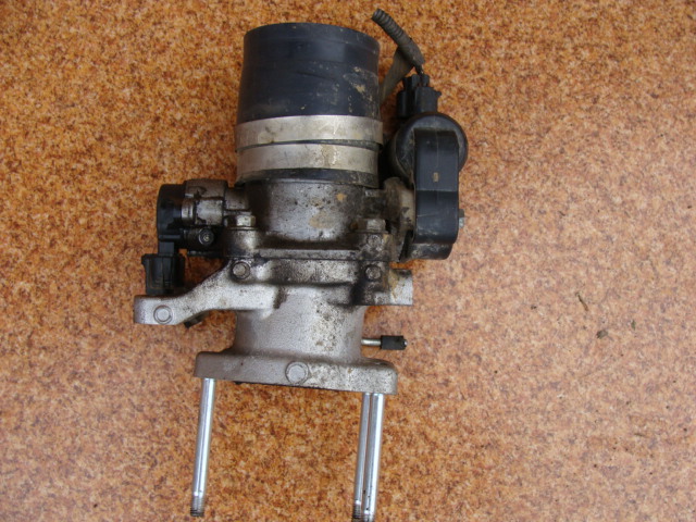 фото №1, Toyota hilux 07r дроссельная заслонка 3,0d4d