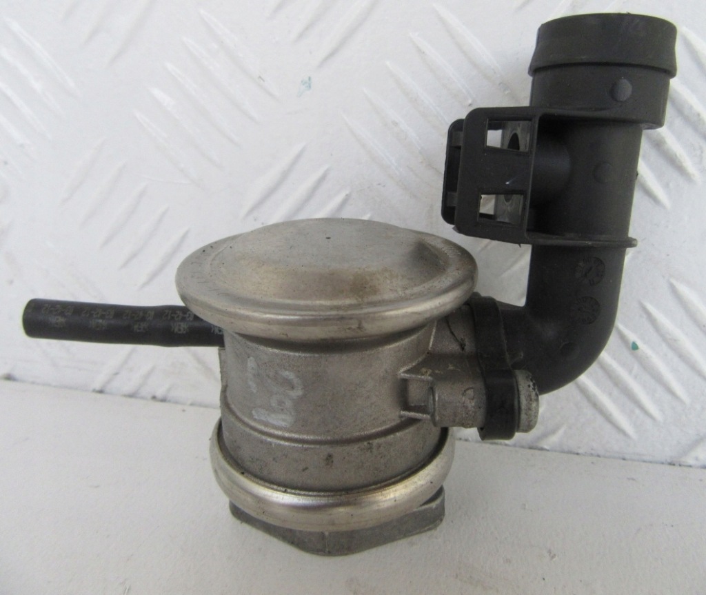 фото №4, Клапан egr audi rs4 rs5 4.2 fsi 07l131101f