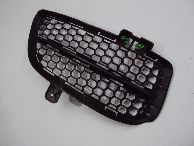 фото №1, Решітка бампера права vw touareg lift