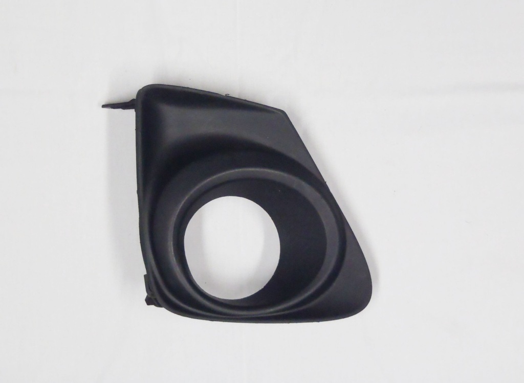 фото №1, Corolla e15 10-13 заглушка решітка протитуманна фара бампера