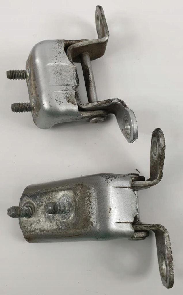 фото №2, Петли дверь левый задняя yaris verso lift пара