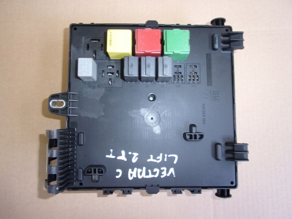 фото №1, Коробка модуль предохранителей opel оригинальный номер 13204506