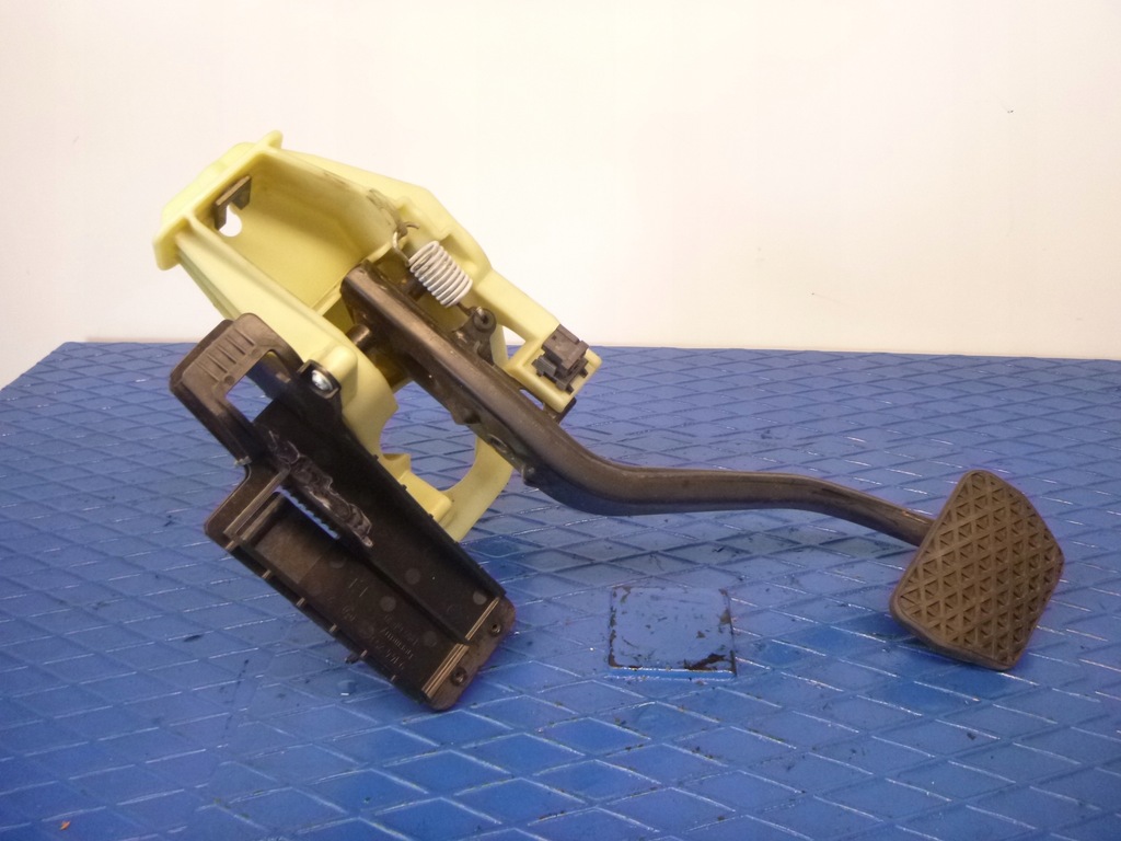 фото №1, Bmw 5 f10 f11 педаль тормоза 9144253