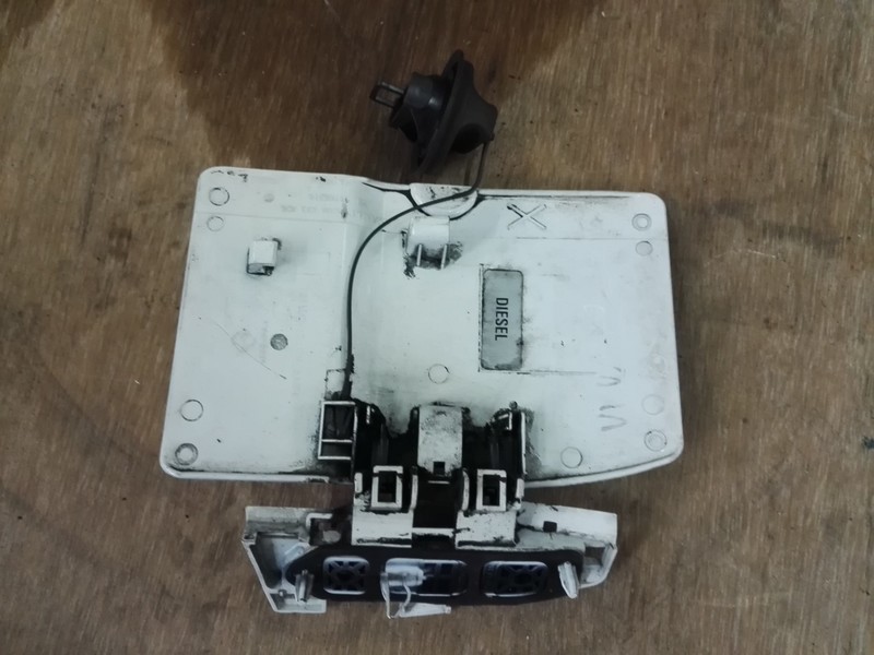 фото №8, Кришка заливної пального trafic vivaro 07- срібляста 147