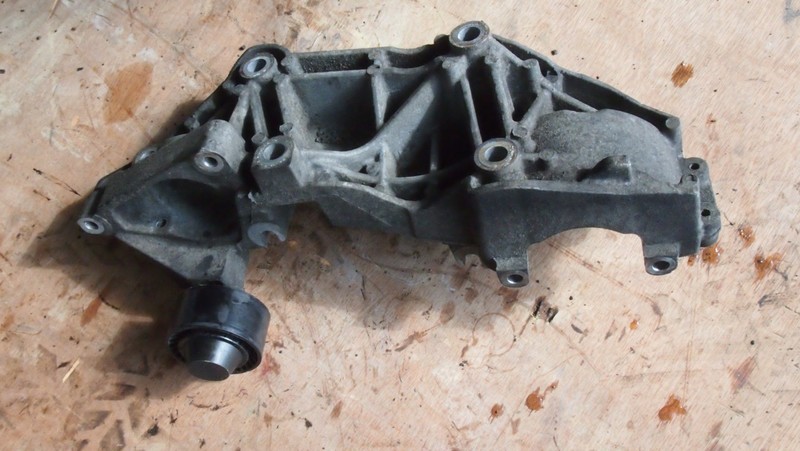 фото №15, Підпора піввісь кронштейн trafic vivaro 2.0 dci