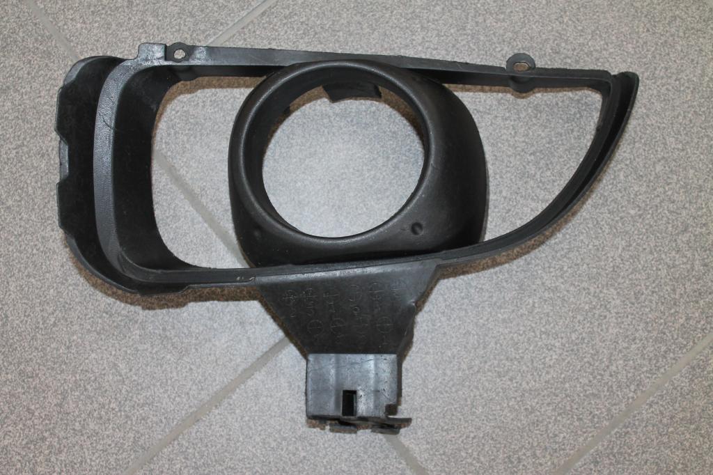 фото №2, Mazda mpv lw 99-06 решётка рамка левая бампер перед