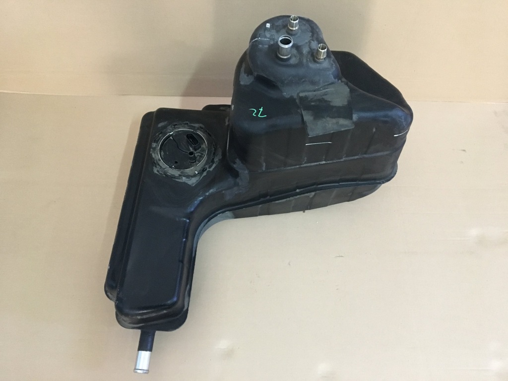 фото №1, Audi r8 бак пального bak правий 420201022an