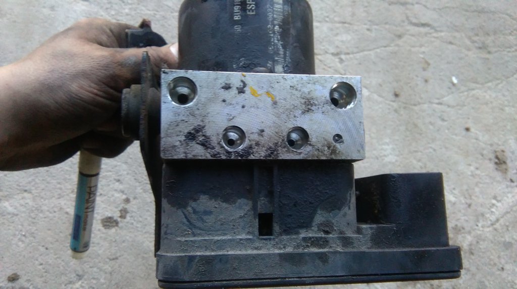 фото №3, Nissan almera tino насос abs