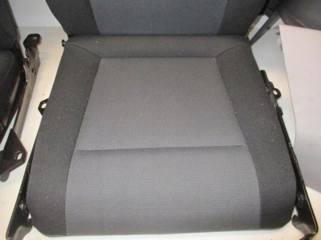 фото №12, Сидіння сидіння iii ряд ремені обшивки багажника zafira