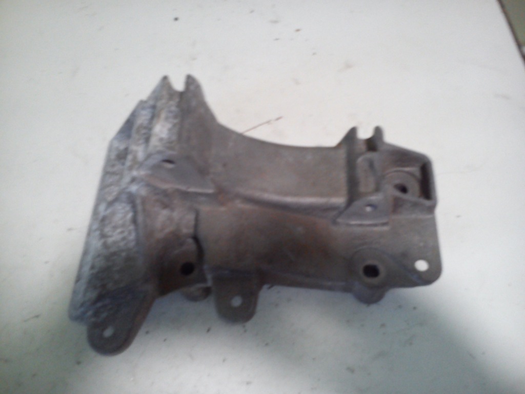 фото №1, Кронштейн генератора renault megane iii 1.4 tce 11710xhg2x оригинальный номер