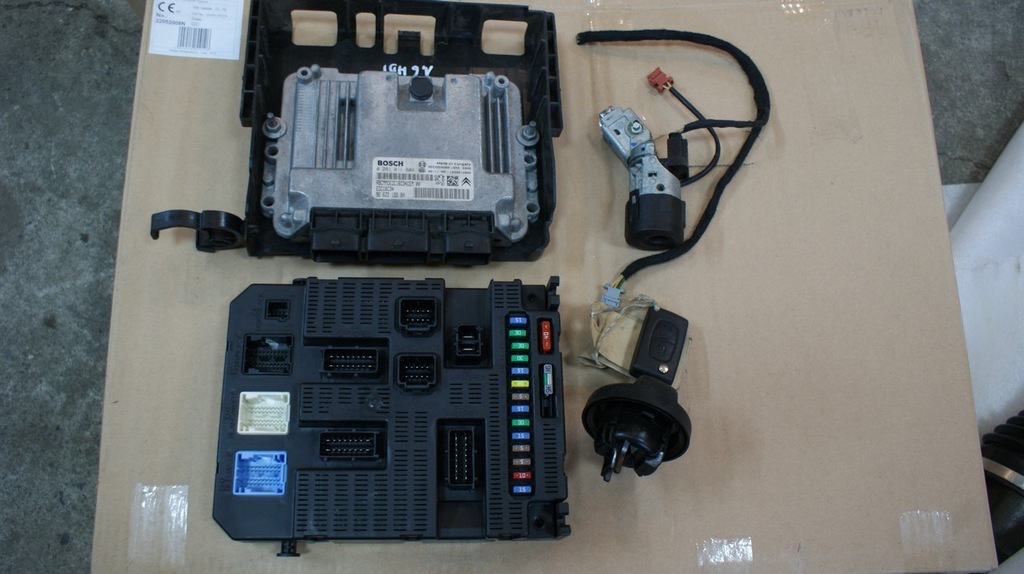 фото №1, Citroen c3 i 1.6 hdi / бортовой компьютер замок зажигания набор !