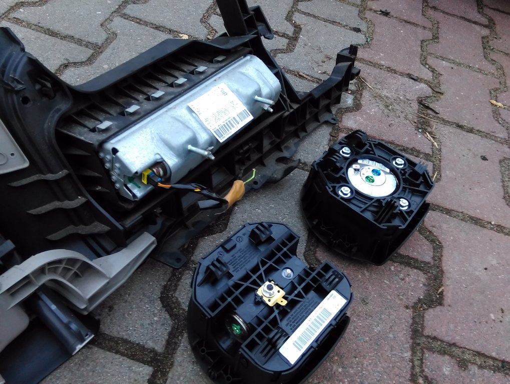 фото №2, Citroen c4 picasso подушка w руль air bag