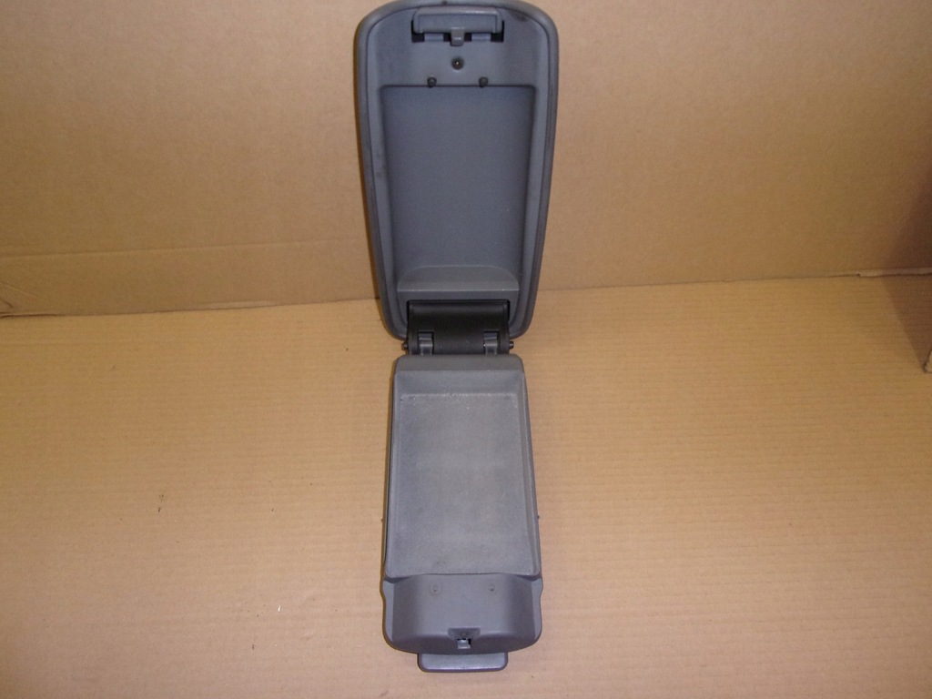 фото №5, Подлокотник бардачок кожа mazda 6 gg gy 02-07