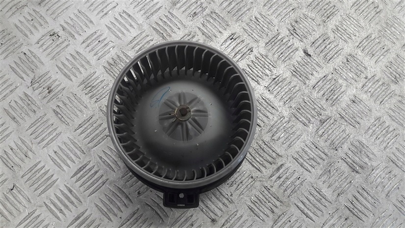 фото №1, Yaris i вентилятор повітродувка обдув 194000