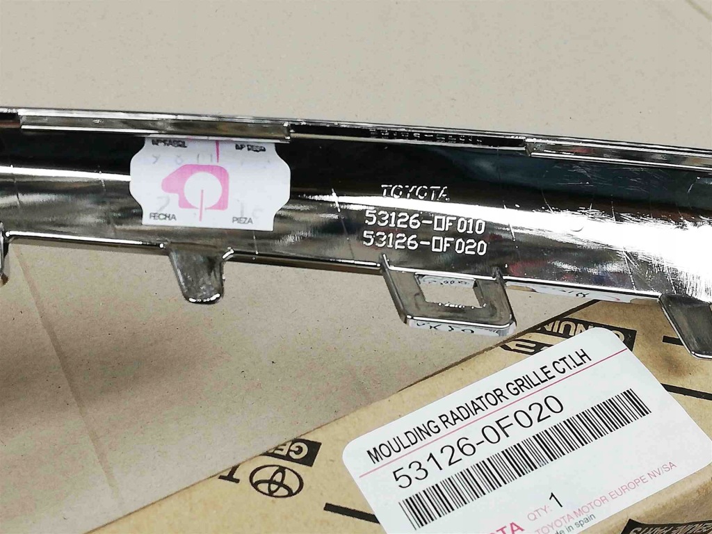 фото №4, 53126-0f020 левая молдинг решётка toyota verso