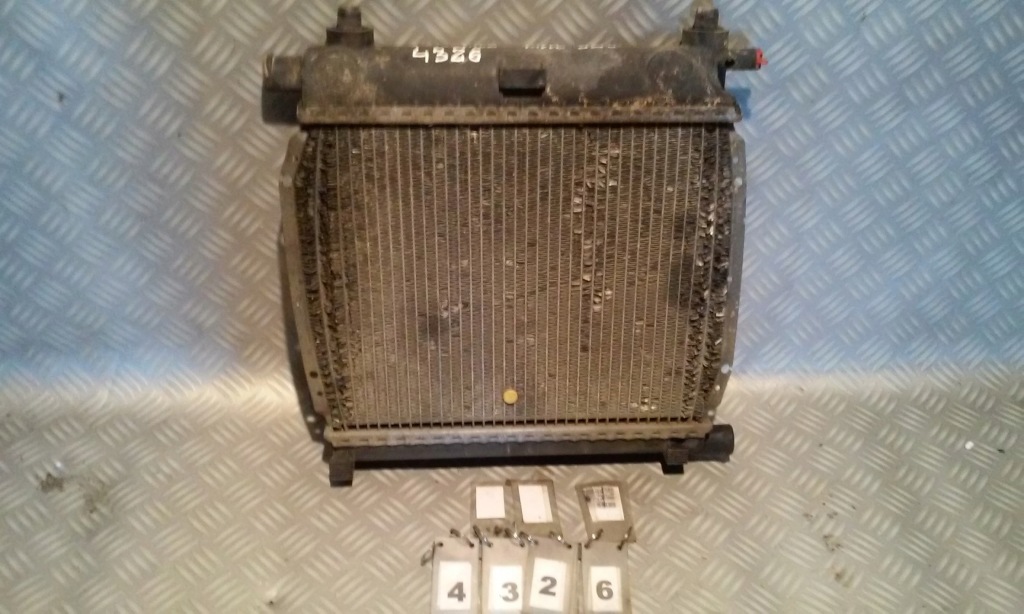 Купити Радіатор води mercedes 124 w124