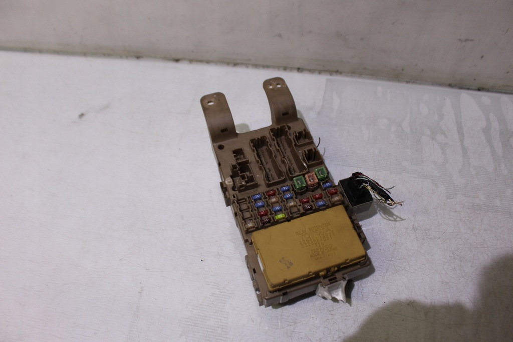 фото №6, Коробка запобіжників corolla e12 1.6 82641-13040