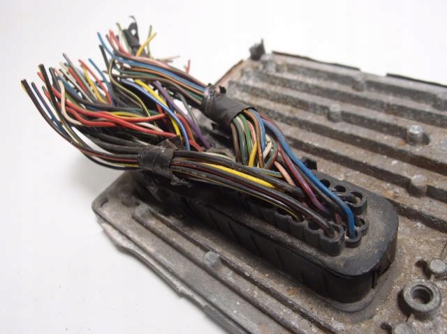 фото №8, Бортовой компьютер двигателя 6s61-12a650-fc mazda 2 1.25 b 05r