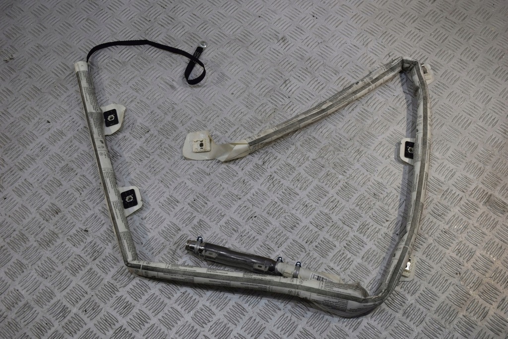 фото №1, Шторка безопасности правая e-klasa w212 kombi