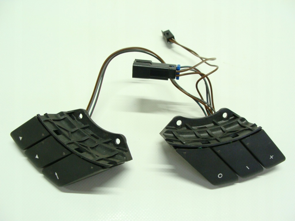 фото №1, Opel corsa c переключатели кнопки руля