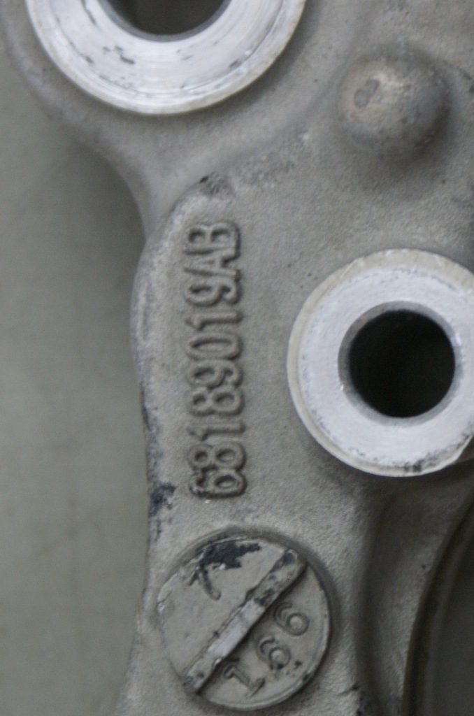 фото №3, Chrysler pacifica 2017 - 2019 поворотный кулак