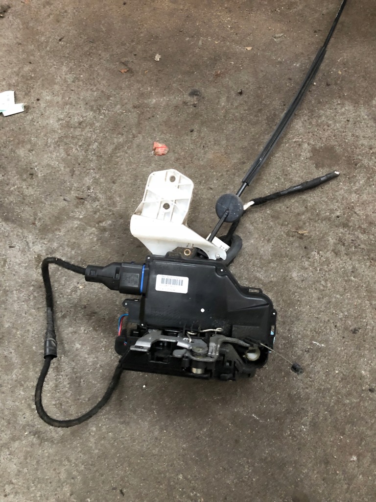 фото №1, Vw touran ii замок дверь левый перед 3d1837015as