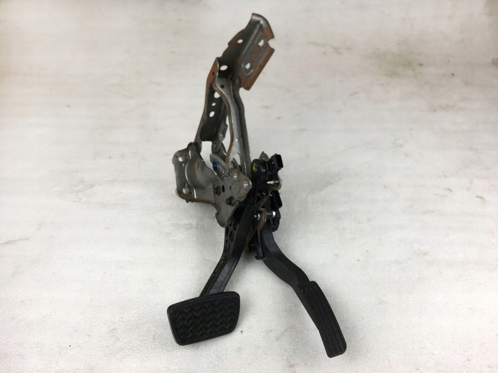 фото №1, Chevrolet traverse 13-17 педаль gaz тормоз